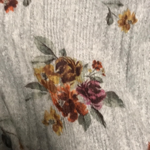 Plus Sz 3X Gray Floral Ribbed Peplum Top - Picture 8 of 11